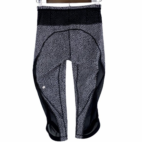 Lululemon Run Around Crop Scatter Star Leggings 4 - Picture 3 of 9